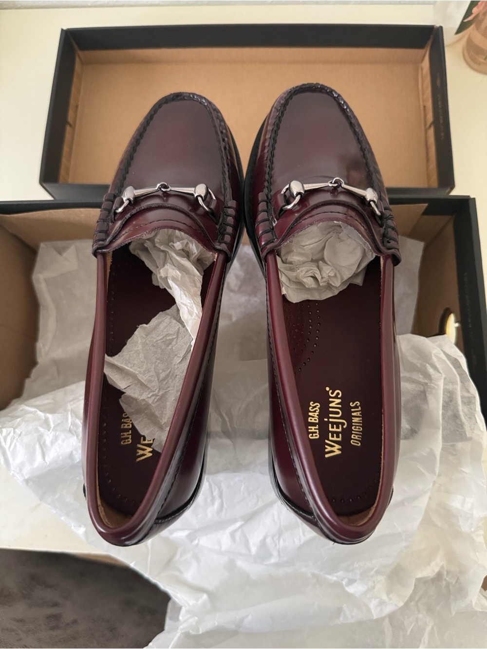 G.H. Bass Women Burgundy Loafers - Picture 3 of 6